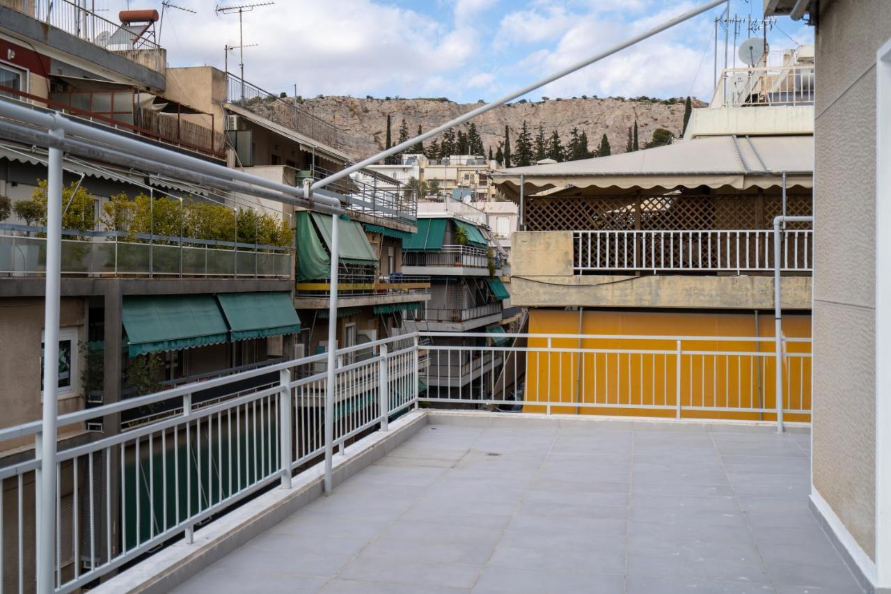 Апартаменты Athens Hideout Apt, Big Rooftop With City View Экстерьер фото